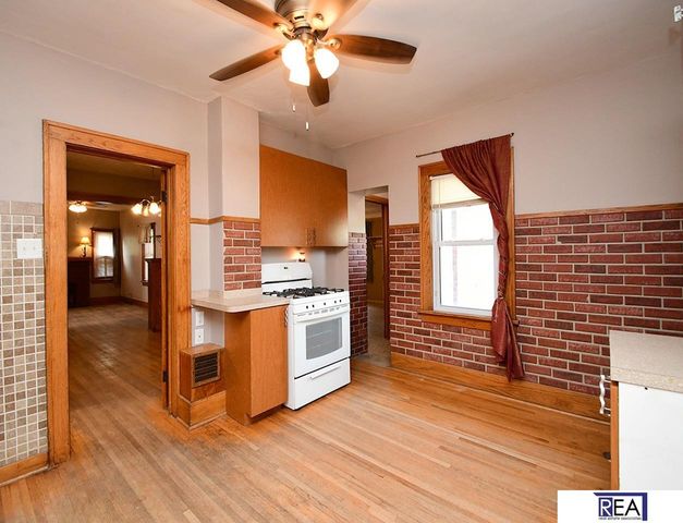 2916 Arbor Street, Omaha, NE 68105