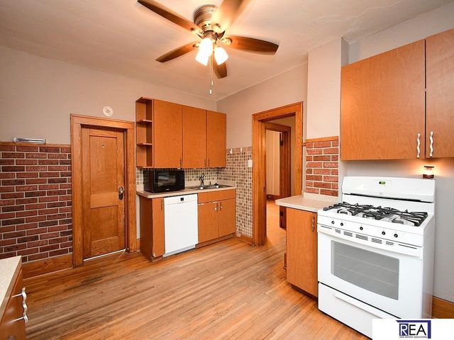 2916 Arbor Street, Omaha, NE 68105