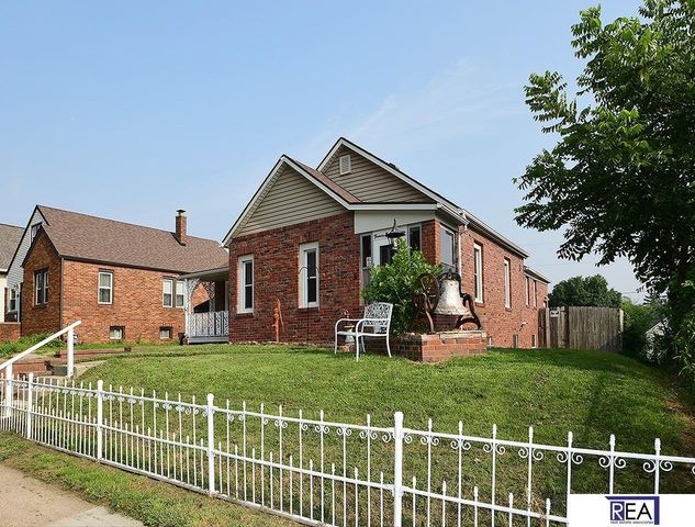 2916 Arbor Street, Omaha, NE 68105