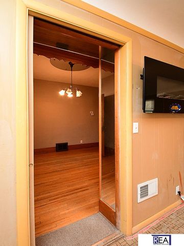 2916 Arbor Street, Omaha, NE 68105