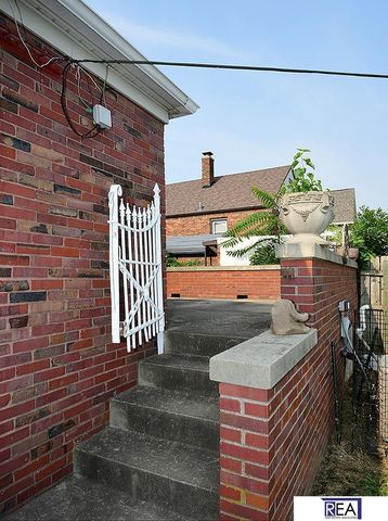 2916 Arbor Street, Omaha, NE 68105