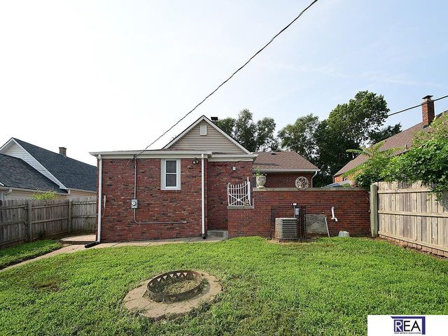 2916 Arbor Street, Omaha, NE 68105