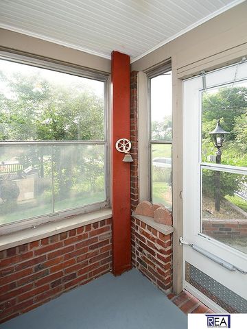 2916 Arbor Street, Omaha, NE 68105