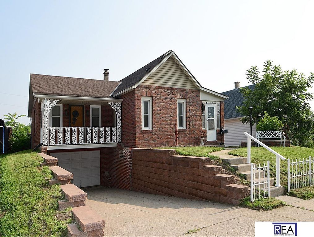 2916 Arbor Street, Omaha, NE 68105