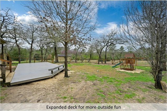 170 Woodland CT, Bastrop, TX 78602