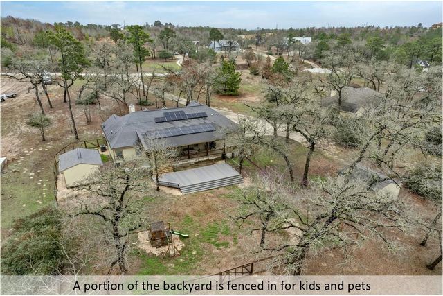 170 Woodland CT, Bastrop, TX 78602