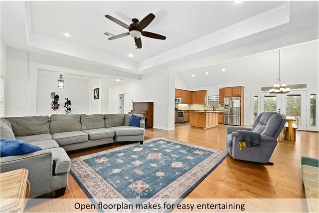 170 Woodland CT, Bastrop, TX 78602