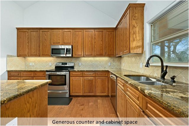 170 Woodland CT, Bastrop, TX 78602