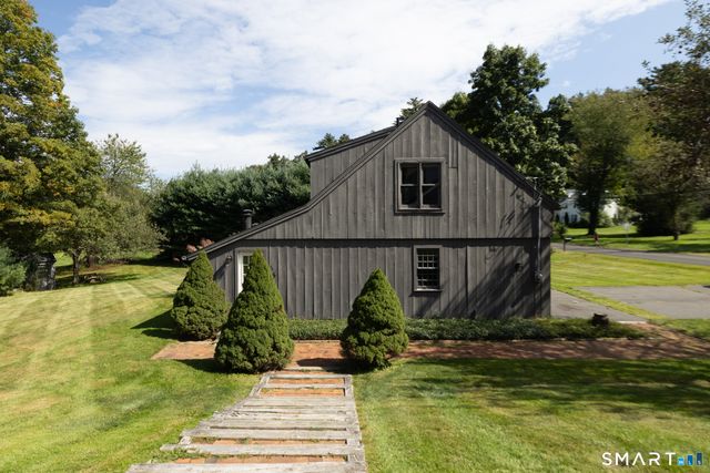 802 Charcoal Avenue, Middlebury, CT 06762