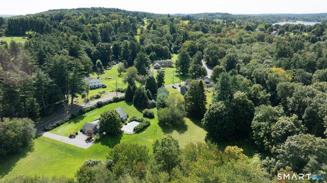802 Charcoal Avenue, Middlebury, CT 06762