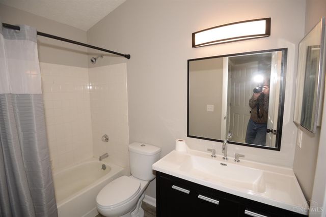 5985 Meadow Creek Drive, Milford, OH 45150