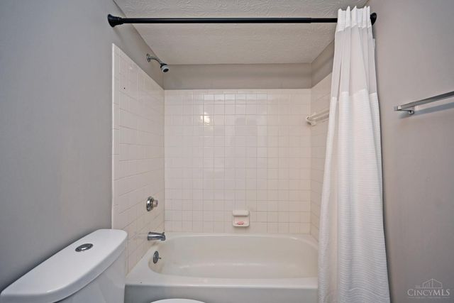 5985 Meadow Creek Drive, Milford, OH 45150