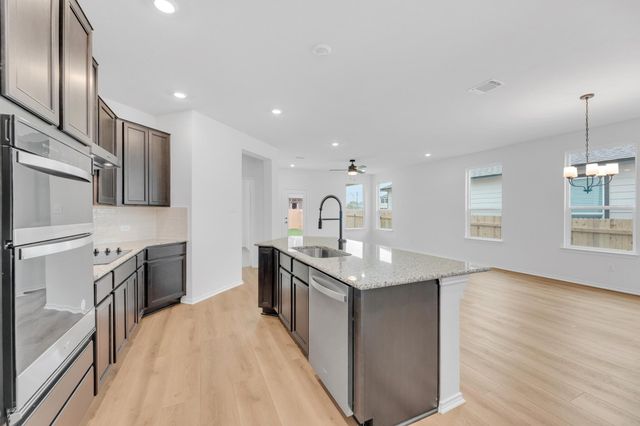 2621 David Wayne DR, Georgetown, TX 78626