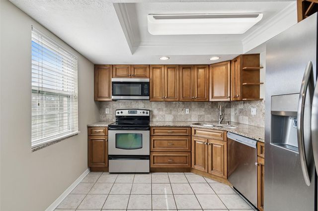 3402 LATANIA DRIVE 322, Tampa, FL 33618