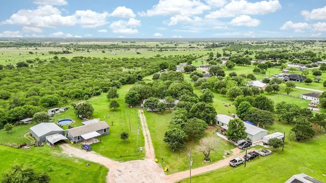 1875 Kayleen Ln, Sealy, TX 77474