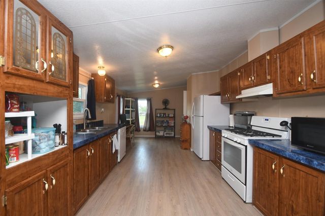 1875 Kayleen Ln, Sealy, TX 77474