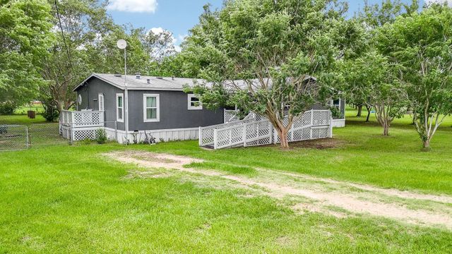 1875 Kayleen Ln, Sealy, TX 77474