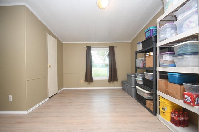 1875 Kayleen Ln, Sealy, TX 77474
