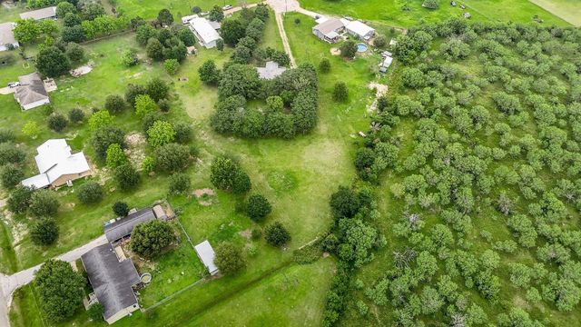 1875 Kayleen Ln, Sealy, TX 77474