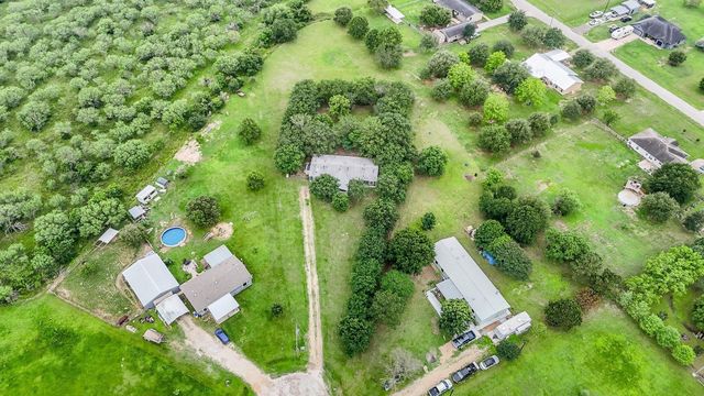 1875 Kayleen Ln, Sealy, TX 77474