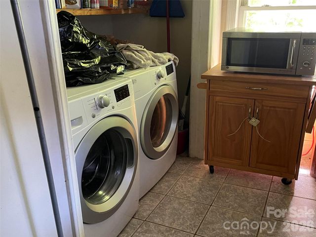 106 Riverview Drive, Asheville, NC 28806