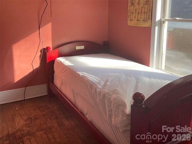 106 Riverview Drive, Asheville, NC 28806