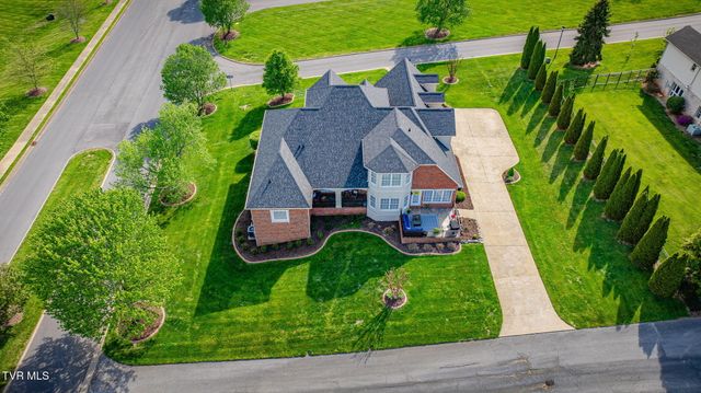 1 Honeysuckle Court, Johnson City, TN 37615