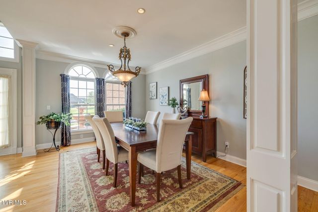 1 Honeysuckle Court, Johnson City, TN 37615