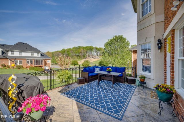 1 Honeysuckle Court, Johnson City, TN 37615