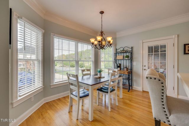1 Honeysuckle Court, Johnson City, TN 37615