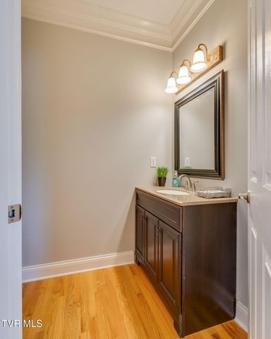 1 Honeysuckle Court, Johnson City, TN 37615