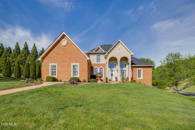 1 Honeysuckle Court, Johnson City, TN 37615