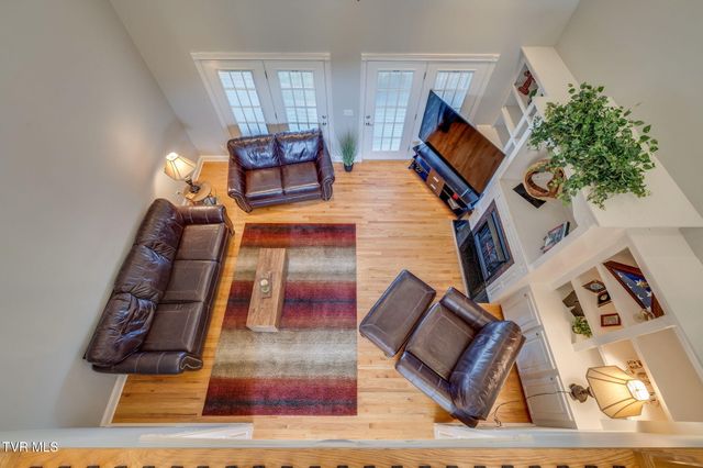1 Honeysuckle Court, Johnson City, TN 37615
