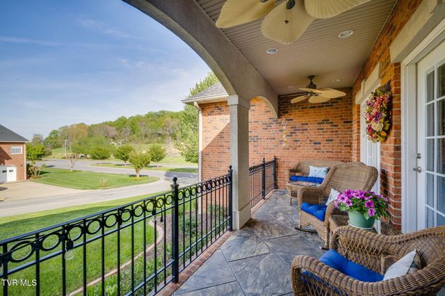 1 Honeysuckle Court, Johnson City, TN 37615
