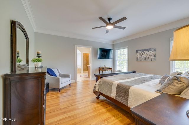 1 Honeysuckle Court, Johnson City, TN 37615