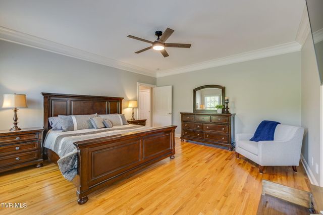 1 Honeysuckle Court, Johnson City, TN 37615