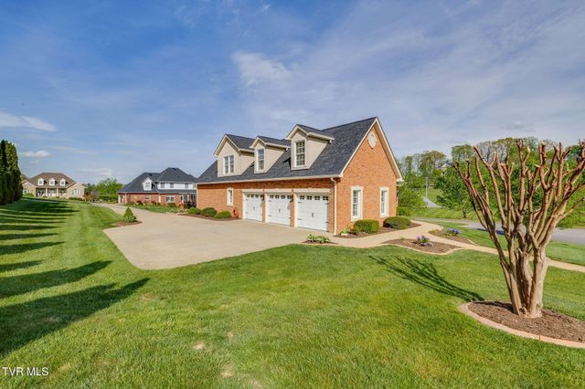 1 Honeysuckle Court, Johnson City, TN 37615