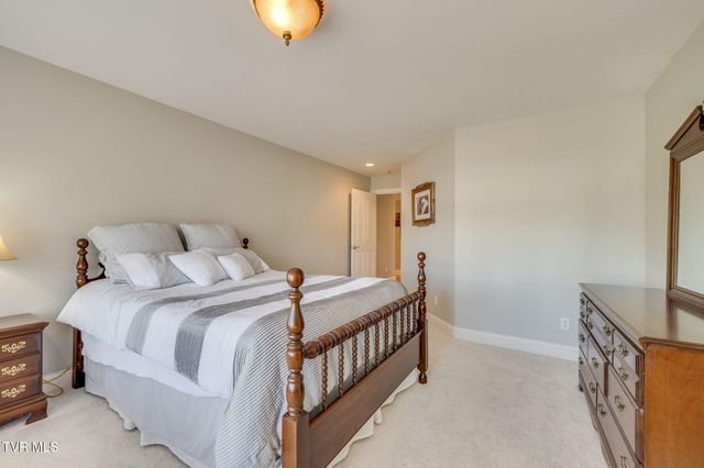 1 Honeysuckle Court, Johnson City, TN 37615