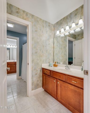 1 Honeysuckle Court, Johnson City, TN 37615