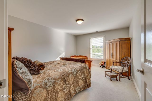 1 Honeysuckle Court, Johnson City, TN 37615