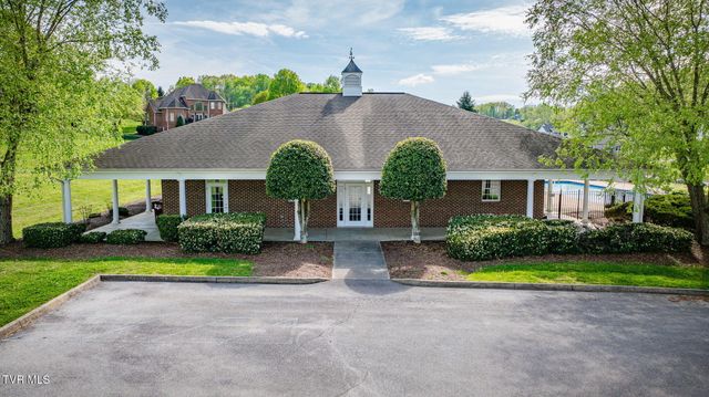 1 Honeysuckle Court, Johnson City, TN 37615