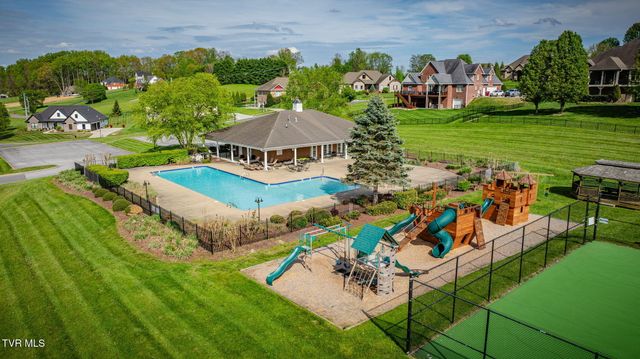 1 Honeysuckle Court, Johnson City, TN 37615