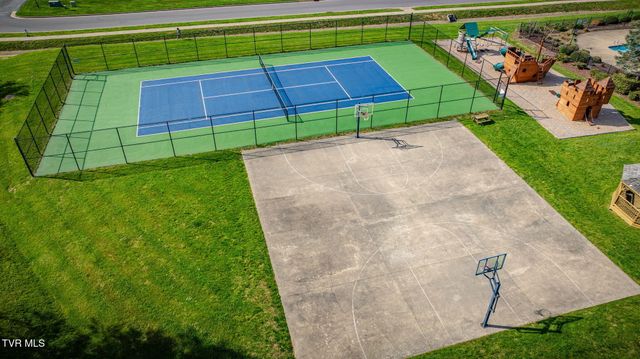 1 Honeysuckle Court, Johnson City, TN 37615