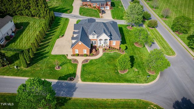 1 Honeysuckle Court, Johnson City, TN 37615