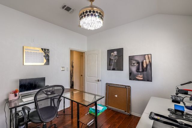 706 Gentry Drive, Arlington, TX 76018