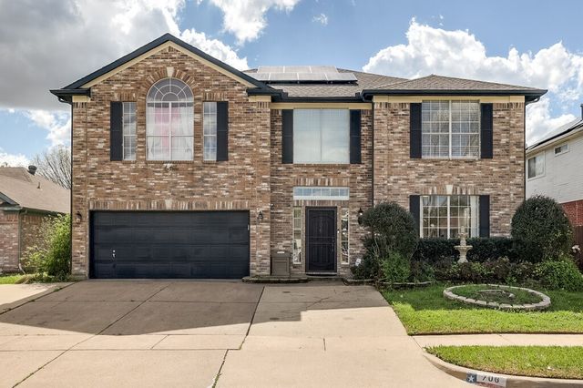 706 Gentry Drive, Arlington, TX 76018