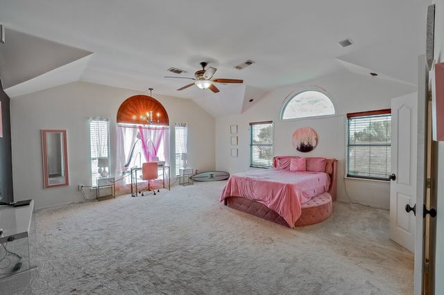 706 Gentry Drive, Arlington, TX 76018