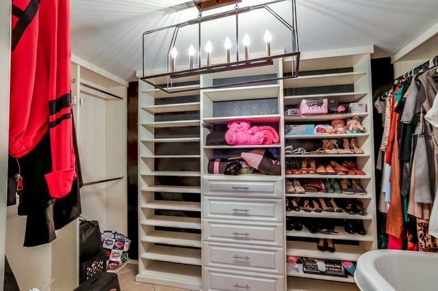 706 Gentry Drive, Arlington, TX 76018