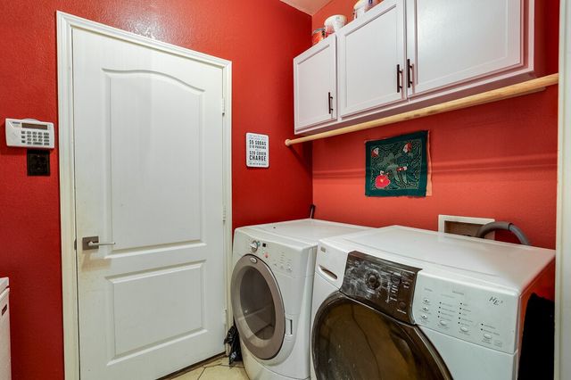 706 Gentry Drive, Arlington, TX 76018