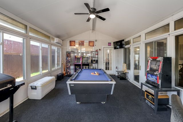 706 Gentry Drive, Arlington, TX 76018